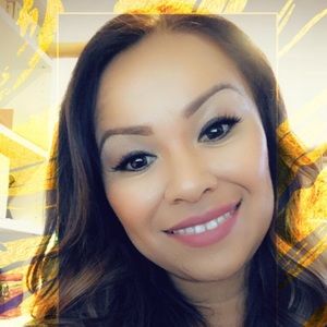 Meet your Posher, Monique